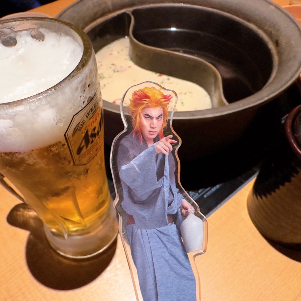 「誕生日だからといって調子に乗って飲みすぎるなよ小僧!! 」|きりこ🖊のイラスト