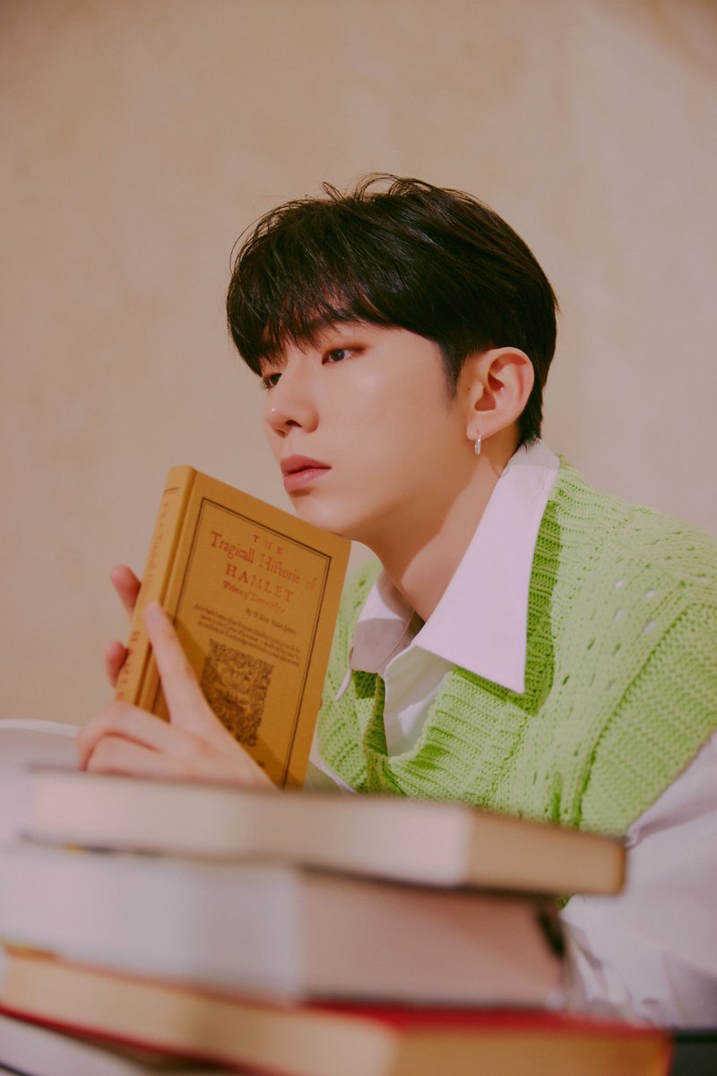 0514universe's tweet photo. [📸] THE READER - #KIHYUN https://t.co/BSNpKwsVFo