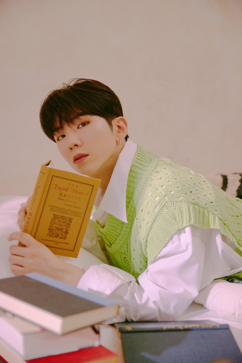 0514universe's tweet photo. [📸] THE READER - #KIHYUN https://t.co/BSNpKwsVFo