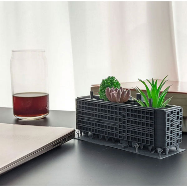 WowHauser's tweet photo. It’s back and updated. The much-loved 50 affordable gift ideas for architecture lovers. Everything from Le Corbusier jigsaws and Bauhaus fridge magnets to Art deco birdhouses and MCM tree decorations. Something for (almost) everyone. RTs always welcome. https://t.co/Y0iz2q1YP2 https://t.co/rBIVxoMsPb