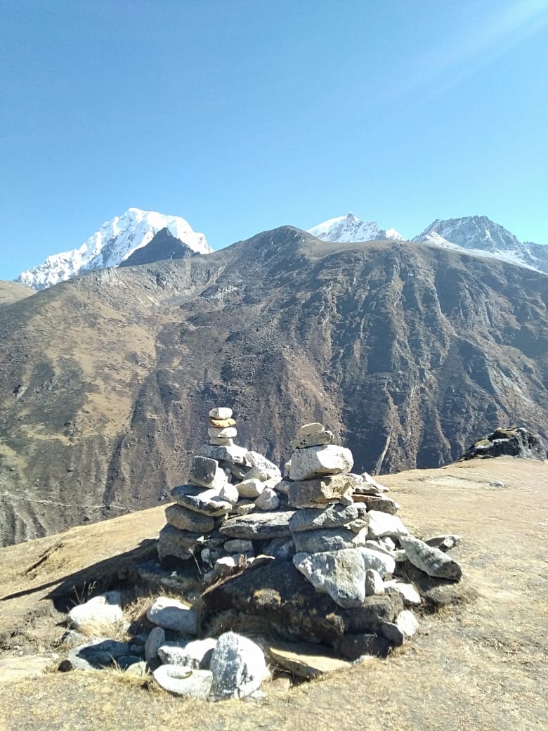 topoftheworldtr's tweet photo. Gokyo lake trek completed recently by @topoftheworldtr @Birutamang12 &amp; @bktlama108 https://t.co/oxQa5jLfUr