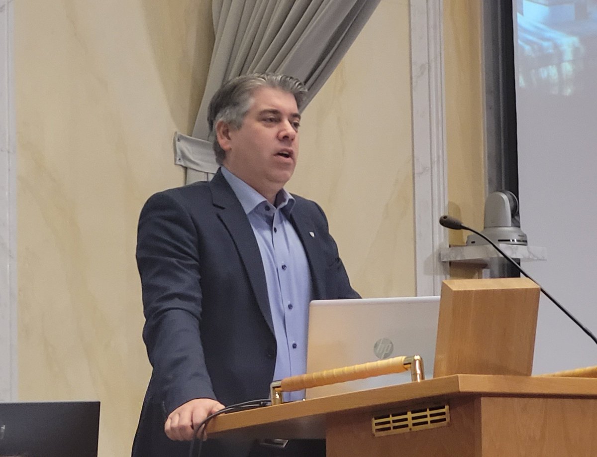 Budgetfullmäktige i Linköping är igång 🏛

<a href="/niklasborg76/">Niklas Borg</a> yrkar bifall!