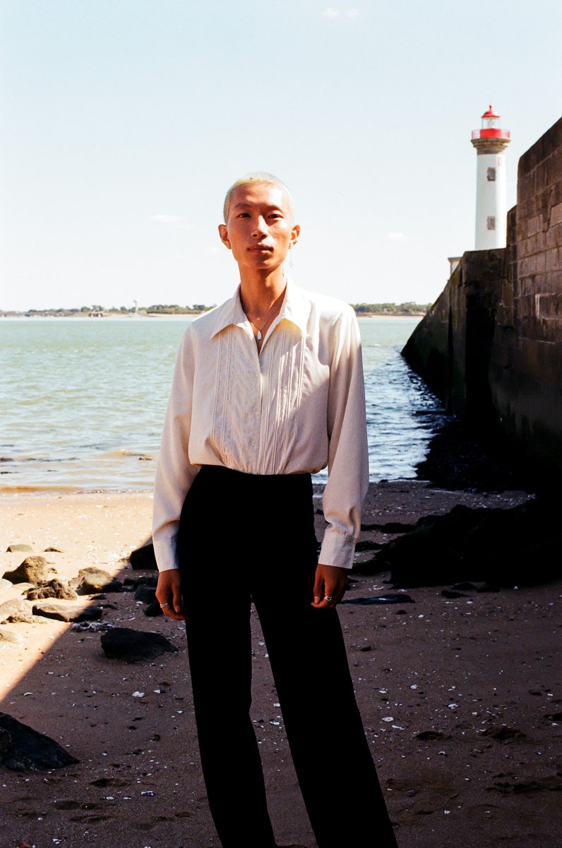 // JIN XUAN MAO 毛瑾轩 — SAINT-NAZAIRE, FR — SEP22 ©Jeremy Blahay //
•
#jinxuanmao #actor #comedian #theater #saintnazaire #portrait #photography #analogfilm #atlanticocean