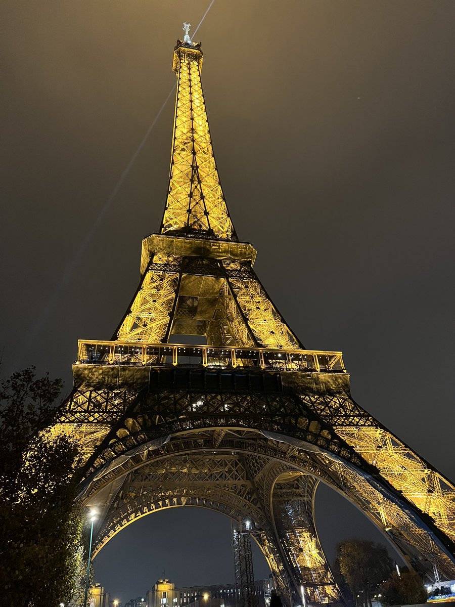 KassimAdams24's tweet photo. Paris c’est magique ! IG @adamskassim24 https://t.co/axDXeBolUo