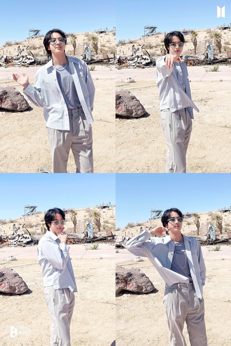 inhasyaa's tweet image. for my bias di dunia perkpopan, hope you are happy  and careful  when during your military service, stay healthy n came back well. im waiting for you work and all the army for sure  @BTS_twt @BTS_ARMY
#BTSJIN 
#army2022 
#BORAHE💜