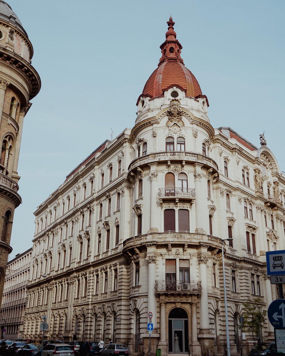 annaboltenko's tweet photo. Budapest 💛 #travelphotography https://t.co/jcbAXFQRk4