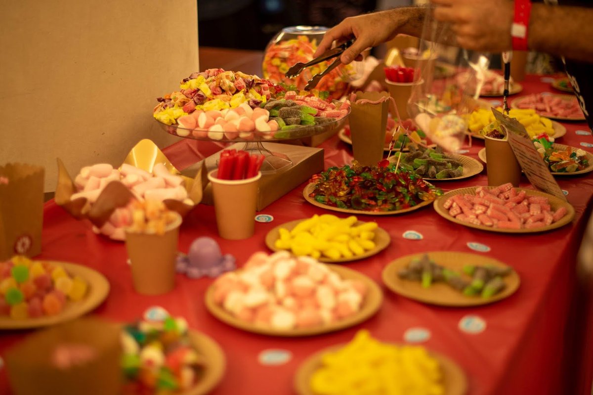 phpulpocon's tweet image. Hicimos una pequeña pausa para café y recuperar fuerzas y estar bien preparados para lo que seguia. En la zona de descanso, tuvisteis la oportunidad de conocer a nuestros sponsor Octopus  @wallbox_es