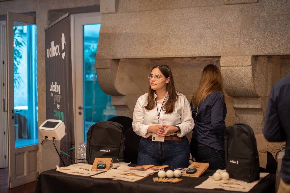 phpulpocon's tweet image. Hicimos una pequeña pausa para café y recuperar fuerzas y estar bien preparados para lo que seguia. En la zona de descanso, tuvisteis la oportunidad de conocer a nuestros sponsor Octopus  @wallbox_es