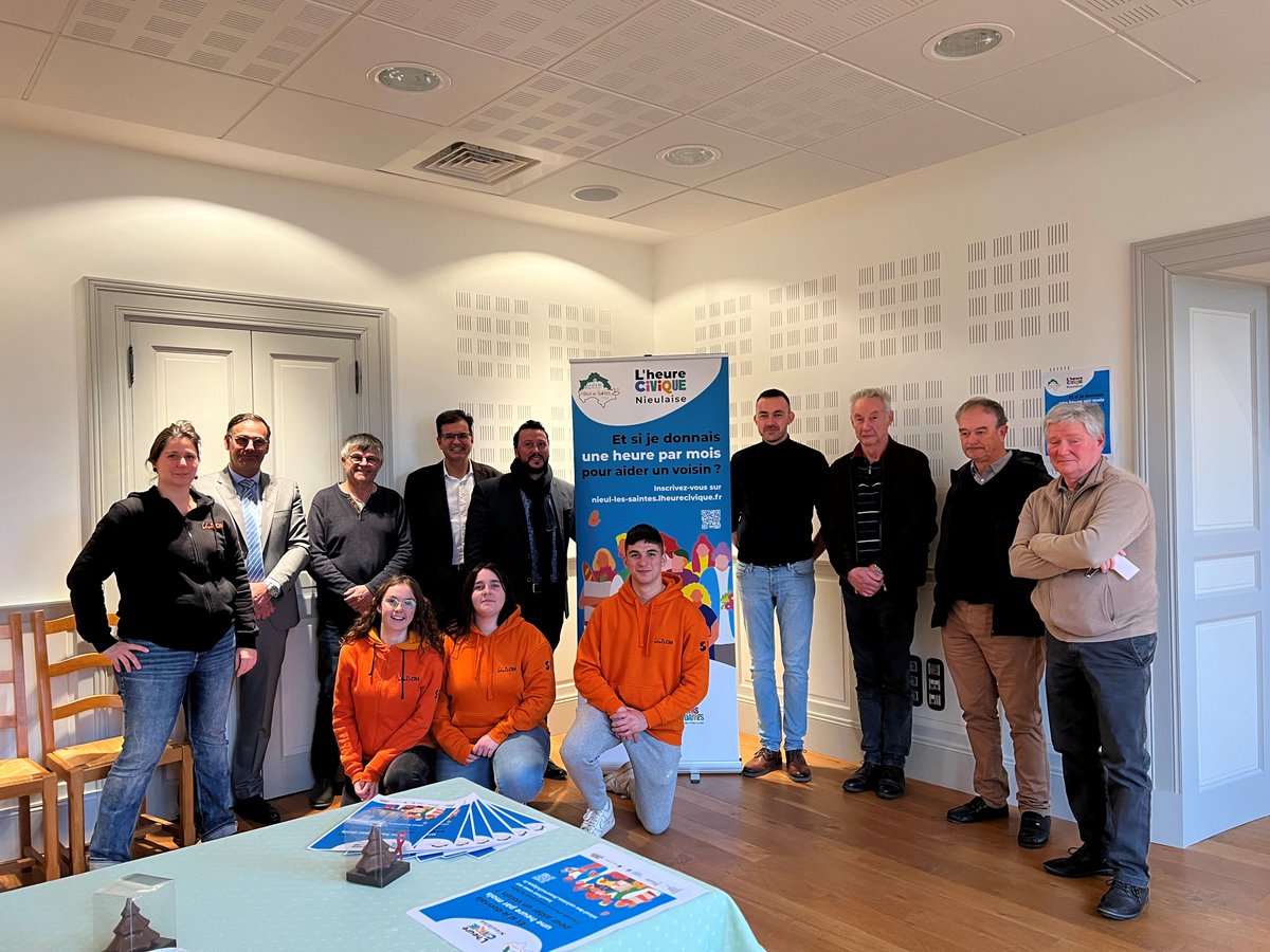 Ce week-end les communes de <a href="/de_coteaux/">Ville de Saint-Georges-des-Coteaux</a> et #NieullèsSaintes ont officiellement rejoint le dispositif de #HeureCivique en présence d'une quinzaine de volontaires🎉