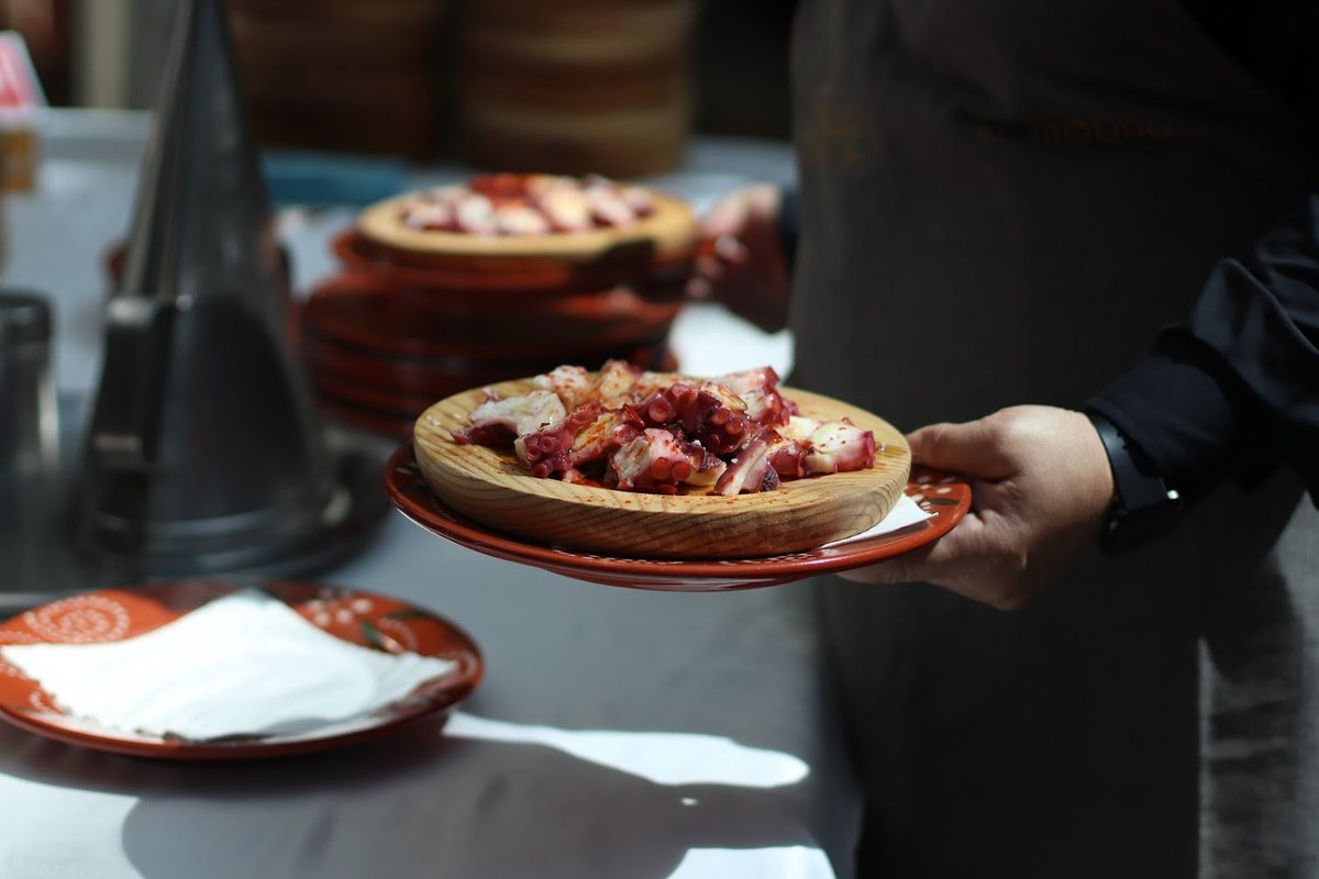 phpulpocon's tweet image. Y llegó la hora de hospitalidad gallega, la mejor comida y del mejor networking, uno de los pilares importantes de la #pulpoCon22 además de las charlas