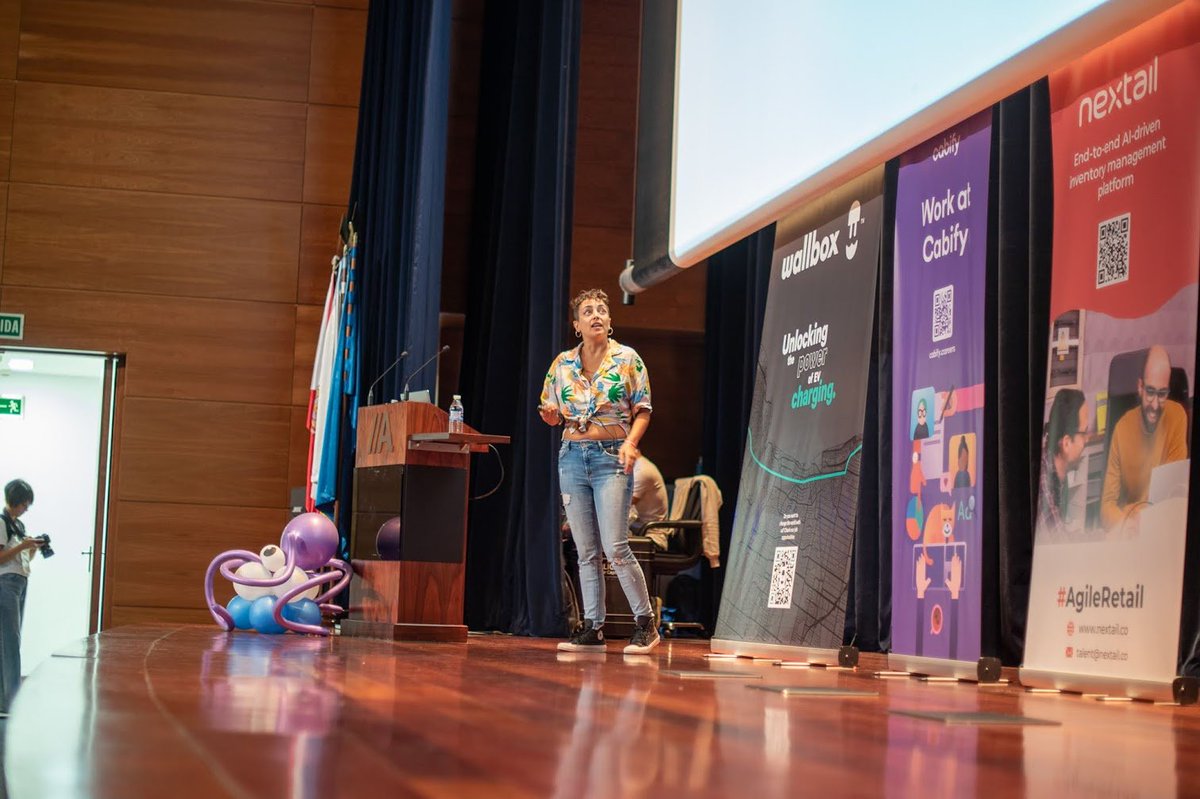 phpulpocon's tweet image. Antes de ir a comer @nuria_codes nos trajo su charla "Testing en frontend: ¿por qué está roto y cómo podemos arreglarlo?"