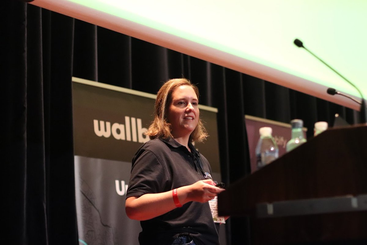 phpulpocon's tweet image. Volvimos con el estomago lleno y la motivación a tope para disfrutar de la charla "Junior XP: cómo practicar eXtreme Programming y no morir en el intento" de @conchaasensio