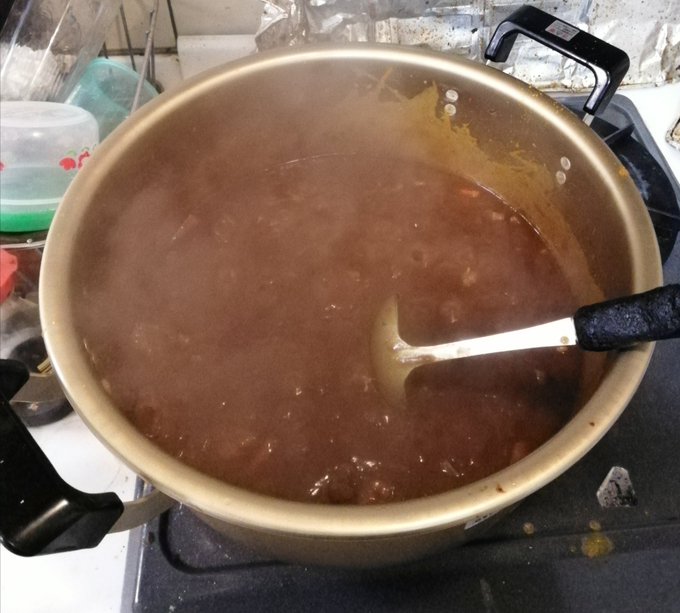 カレーはできたがご飯があと30分かかるので、仕事場に戻ってきた。ウンウン、カレーはしばらく寝かしておくのがいいと、かばんちゃんも言ってたぞ。 