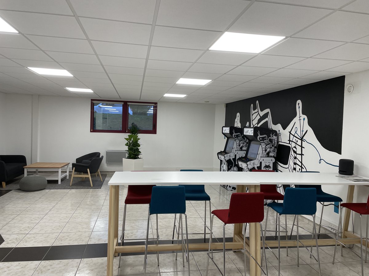 Retour en image sur l’installation il y a quelques jours de 2 bornes d’arcade solidaires dans les nouveaux locaux du Groupe Audeo💫

Une installation pour rendre plus attractif les espaces de vie, améliorer la #QVT, et développer la politique #mécénat et #RSE du Groupe💥