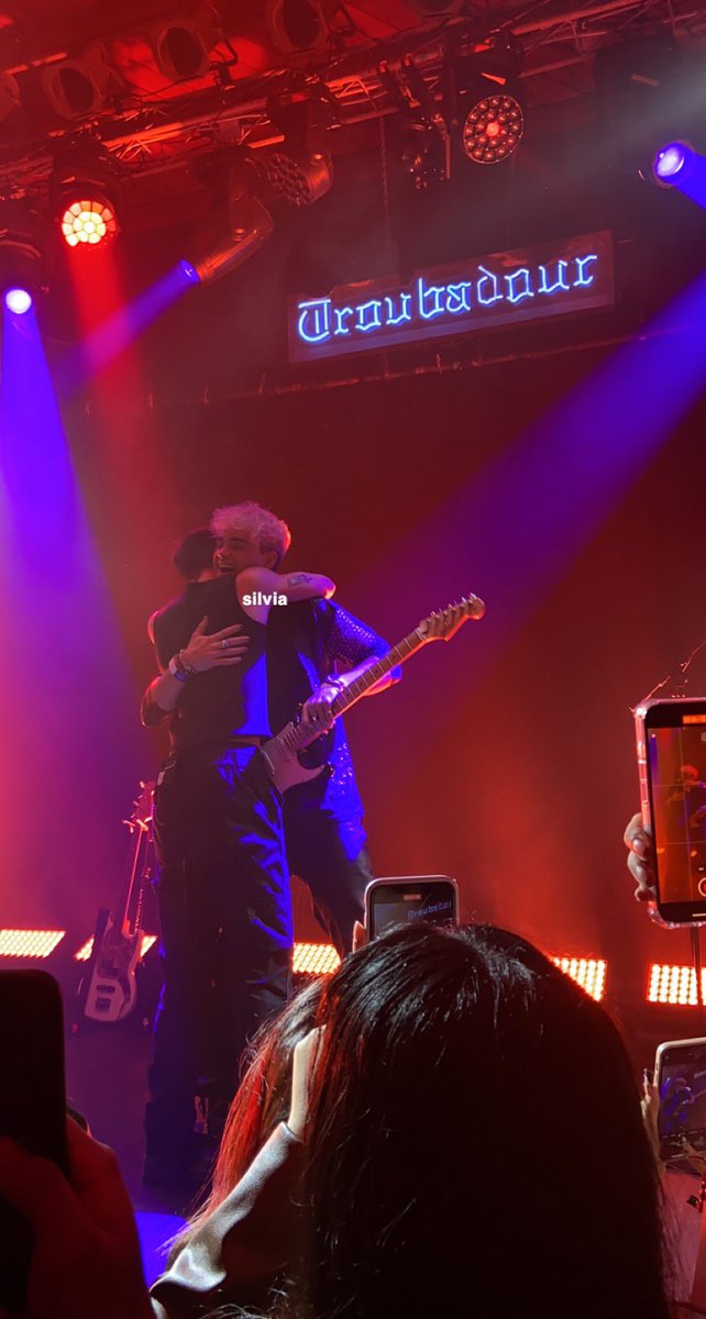 OMG OMG OMG OMG AWWWWWH
CORBYNNN HUGGING DANIEL IS THE CUTEST <3 

credit <a href="/silvia_cortez_/">silvia</a> 💌🤌