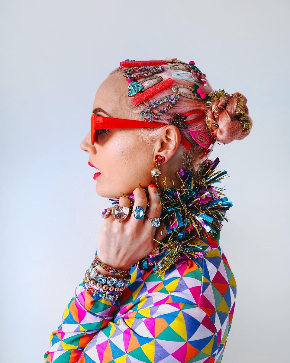 Influencer tweet media