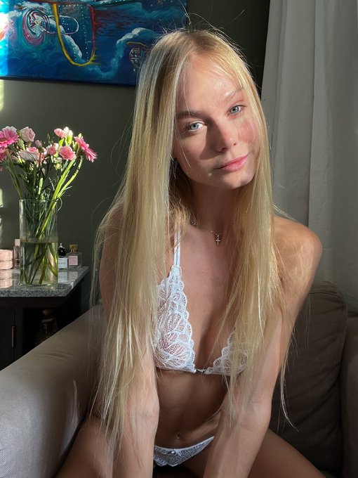 Heyyy love 🤍  Since I have two instagram pages blocked now, I will be more active here, I hope you are