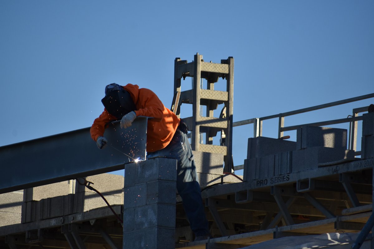 WeigandConstr's tweet photo. @FWCommSchools Levan-Scott Update! π°
The structure is assembling, workers are welding steel beams, and brick continues to go up all around the new building. π·
Until students fill the space, our hardworking teams will push forward! π
#K12 #trustwellbuilt #WIP https://t.co/103wXGXWL9