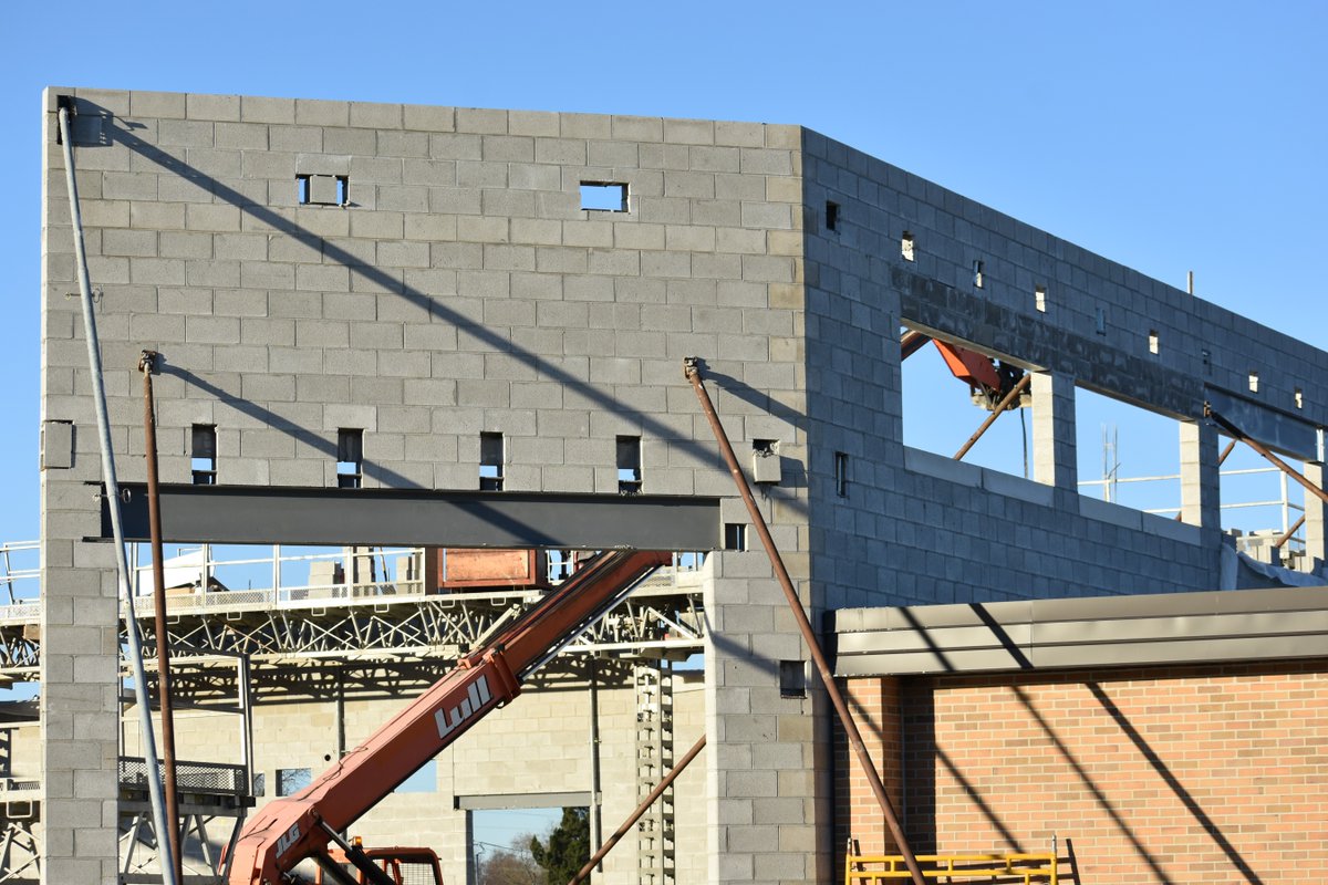 WeigandConstr's tweet photo. @FWCommSchools Levan-Scott Update! π°
The structure is assembling, workers are welding steel beams, and brick continues to go up all around the new building. π·
Until students fill the space, our hardworking teams will push forward! π
#K12 #trustwellbuilt #WIP https://t.co/103wXGXWL9