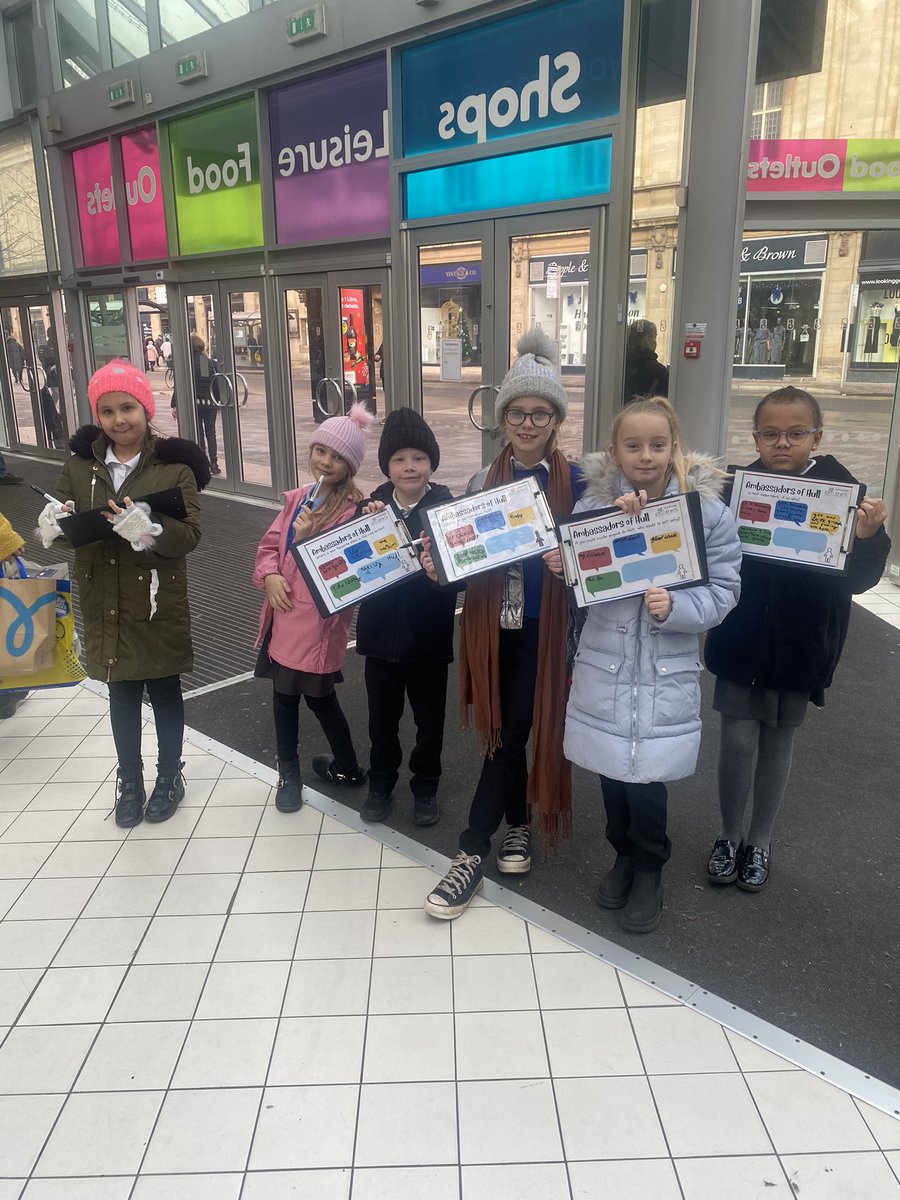childrensuni's tweet photo. Having a wonderful time, interviewing the amazing people of Hull. The pupils @DorchesterHull are very skilled speakers. #AmbassadorsofHull https://t.co/byphF7pz7L