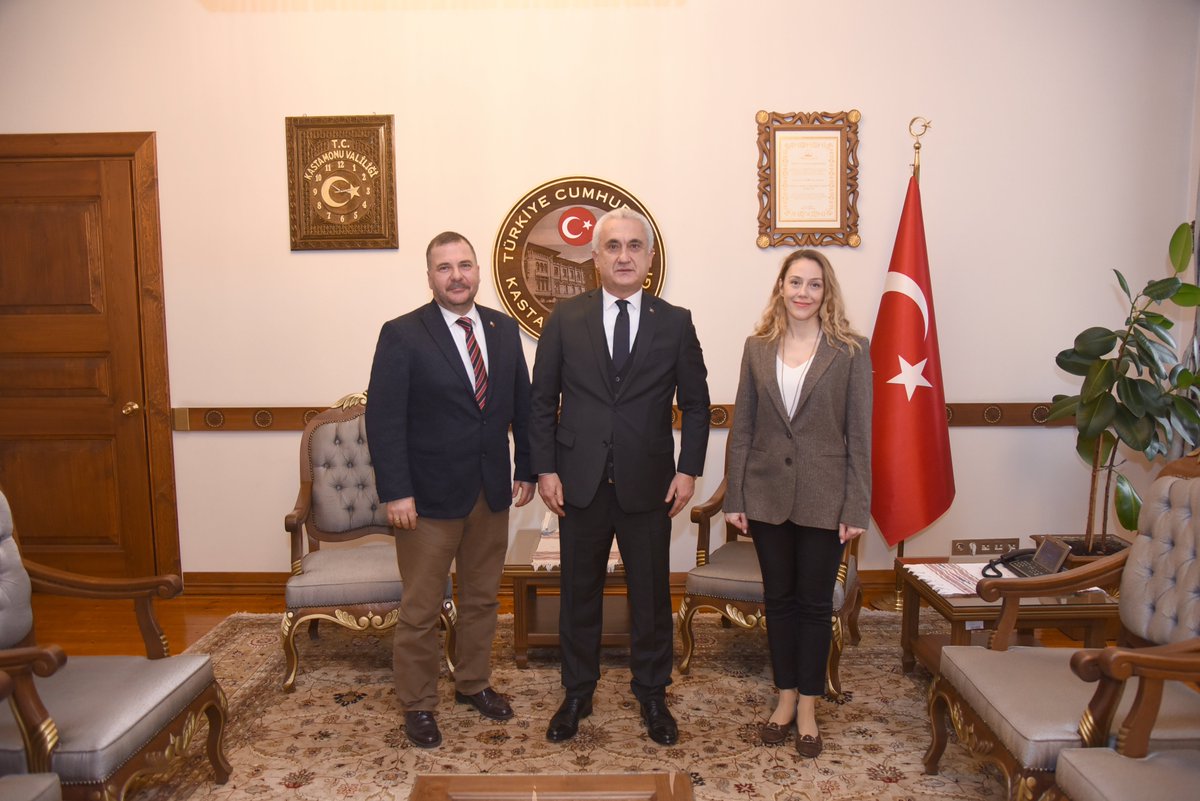 📌.<a href="/kastamonuunv/">Kastamonu Üniversitesi</a> Turizm Fakültesi Dekanı Prof. Dr. <a href="/Alptekin_Sokmen/">Prof.Dr. Alptekin Sökmen</a>, Turizm Fakültesi Öğretim görevlisi Doç.Dr. <a href="/CananTanrsever2/">Canan Tanrısever</a> Valimiz Sn. <a href="/Valiavnicakir/">Avni Çakır</a>’ı ziyaret ettiler.