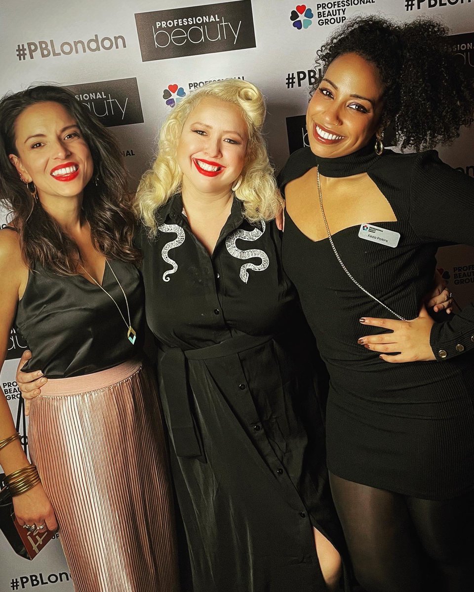 Anna_AMMag's tweet photo. Fabulous evening at @pro_beauty Xmas Party ❤️ https://t.co/3vxVQV5wy9