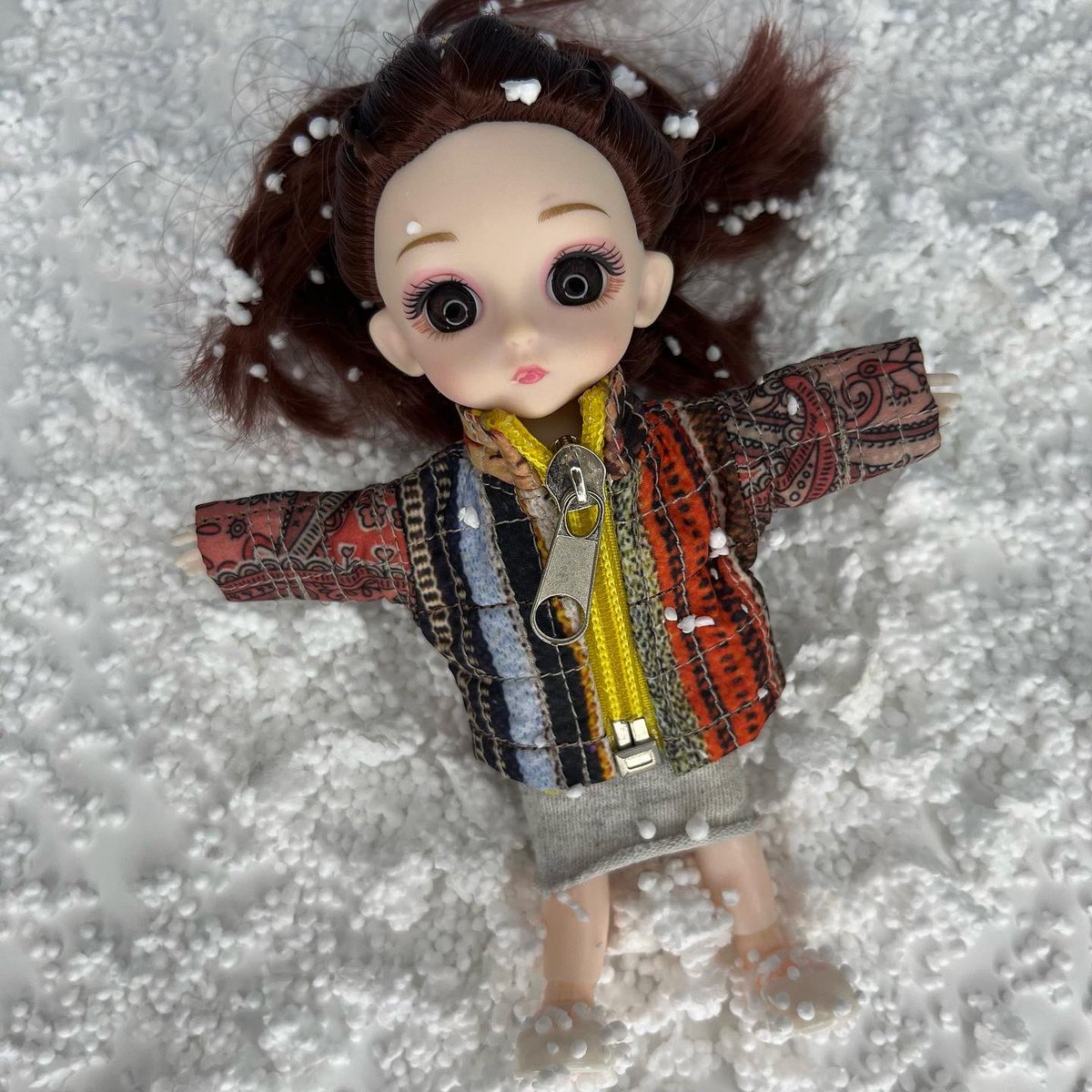 minimelamutfak's tweet image. #vegastyle ❄️”Kış Koleksiyonu &amp;amp; Etnik Desenli Zara Mont“❄️ Minyatür montumuz elyaflı kapitone kumaştan dikildi, fermuar detayı ile montumuz kapanıyor.Vega montunu çok sevdi 😍💕 #minimelamutfak #minyatür #miniature #koleksiyon #zara #sasa #WorldCup2022 @ivanasert @zaraofficialtr
