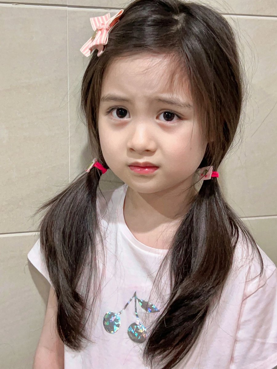 Jennife9468505's tweet photo. The little girl 🥹looks so wronged every day😅😅😅 https://t.co/DZavVPOGss