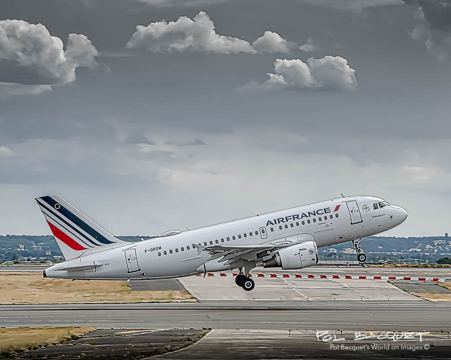 pbsolar's tweet photo. Le photogénique #Airbus #A319 F-GRXM après "Rotation" au décollage sur la piste 09R de l'Aéroport CDG - @amis_AF @AFnewsroom @airfrance @pilotes_af @Airbus #Airbus #AirFrance #afgeeks #avgeeks #aviation #aviationlovers https://t.co/lkW6ABjkzX https://t.co/22FE2x55Id