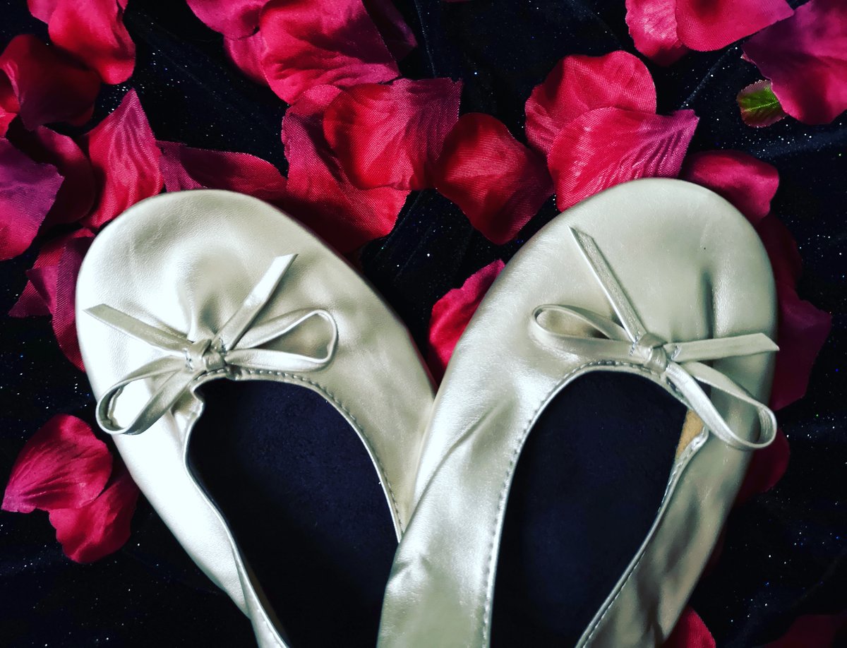 Don’t forget these Christmas after-party shoes! 
They're an absolute sole saver.
They come in four colours, with a little zip purse to carry them in for just £7.99
A great stocking filler🧑‍🎄🧦🎄
#cleanheels #flatshoes #flatpumps #shoes #christmas #afterparty