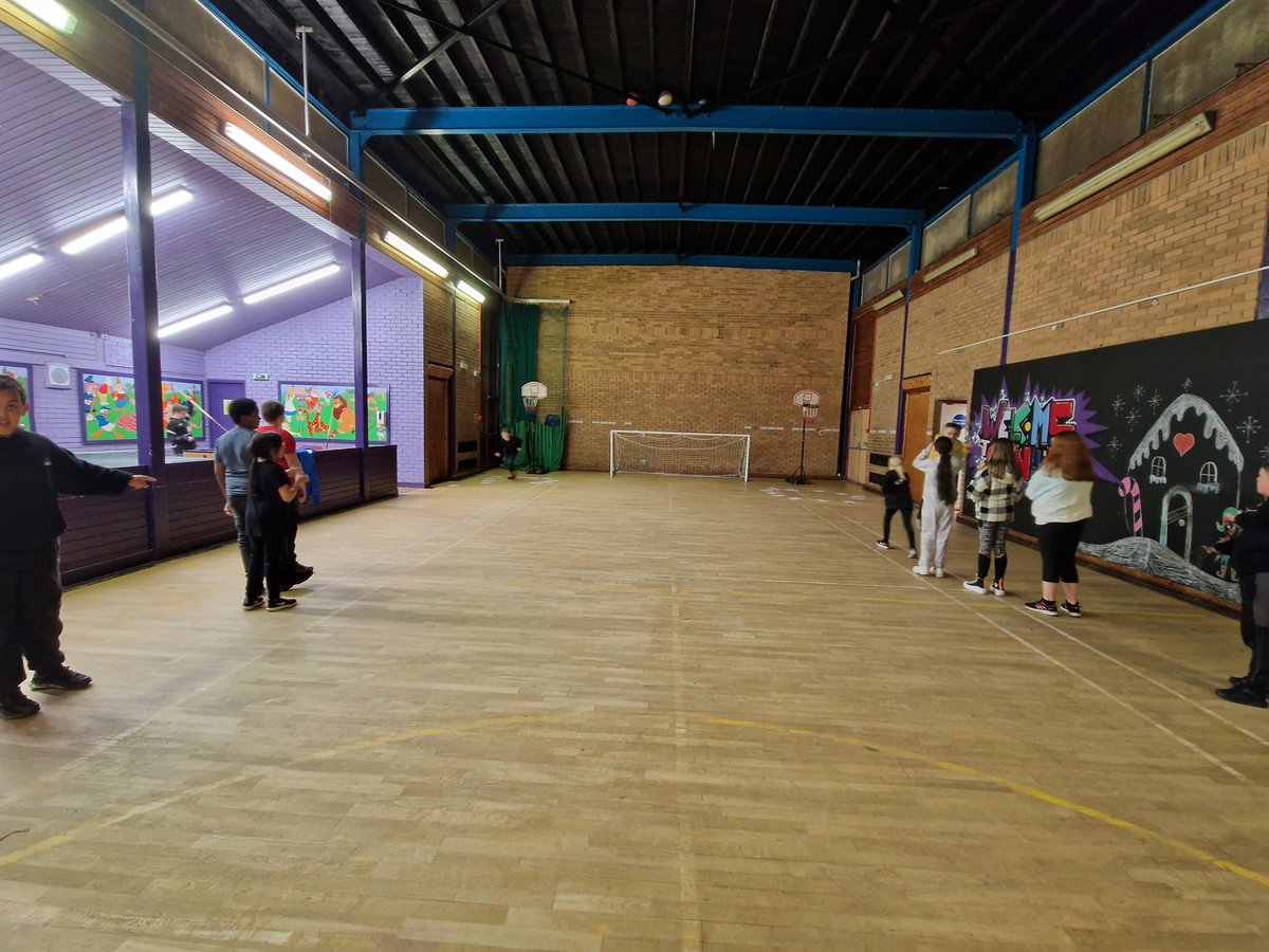 KelseyYsortit's tweet photo. Last week we were working on our team working skills with the Bonhill Young Carers Group. They worked together to solve problems and help their team win. 
@ysortit @WDCouncil @WDCEducation @VoL_Academy @Dumbarton_Acad @OLSPHigh #ysiycarers #youngcarers #youngcarers #becausewecare https://t.co/EvQgs19vAN