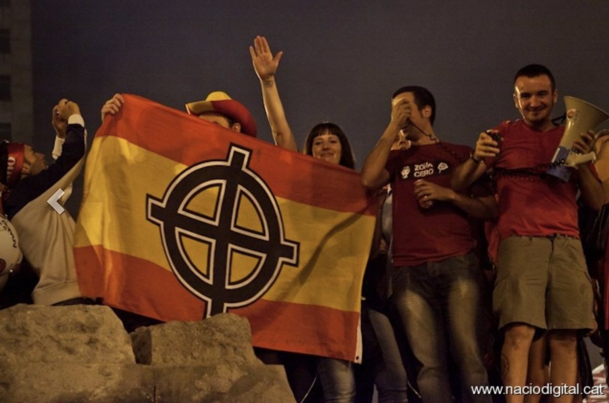 Miquel_R's tweet photo. Nazis se organizan para ir a la 'caza del moro' ante el partido de hoy de España contra Marruecos. Así  celebraron en 2012 la victoria de la selección española en la Eurocopa. Fotos de @jordiborras https://t.co/d2qyBwZVNW https://t.co/Z742YgwMH8