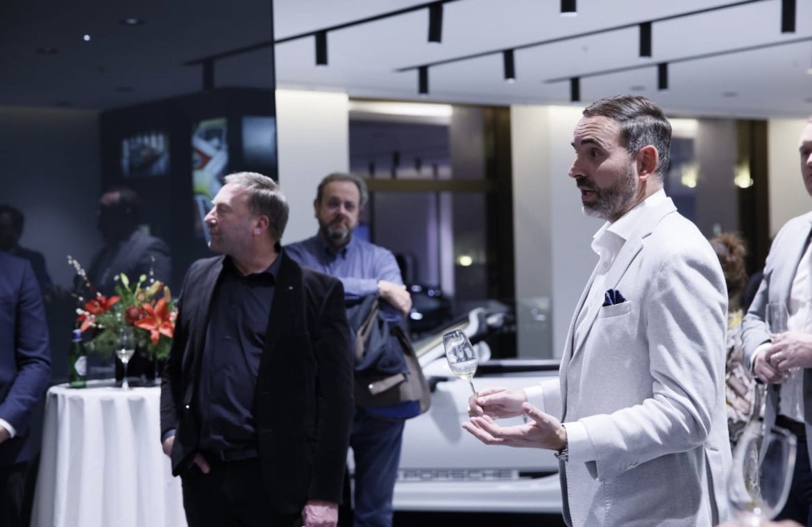 SZWLee's tweet photo. Fantastic evening at @PorscheGB Mayfair last week. I got to meet some great new people from the luxury business world, discuss ideas on how we could collaborate and give a brief talk on @SubZeroWolfUK and what we do. https://t.co/AZaUVYhlqx