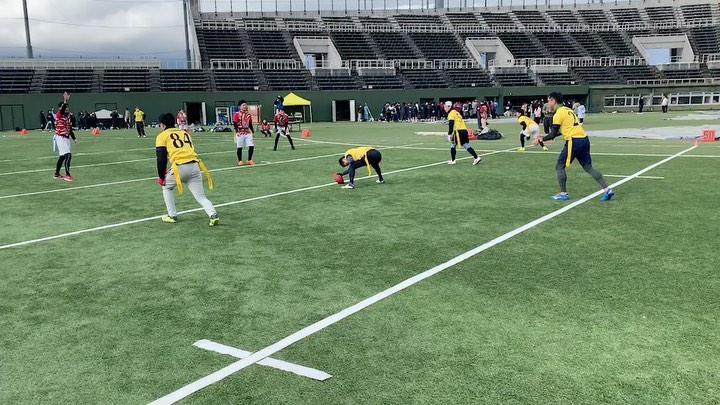 SNDthunders's tweet image. 12/4はハレオセンダイボウルのフラッグフットボールエキシビジョンマッチに招待されて
郡山SPEXFOOTBALLさんと試合でした。

人工芝のフィールドでの試合は気持ちよかったです。

#HALEO …instagram.com/p/Cl0uVZvJSIg/