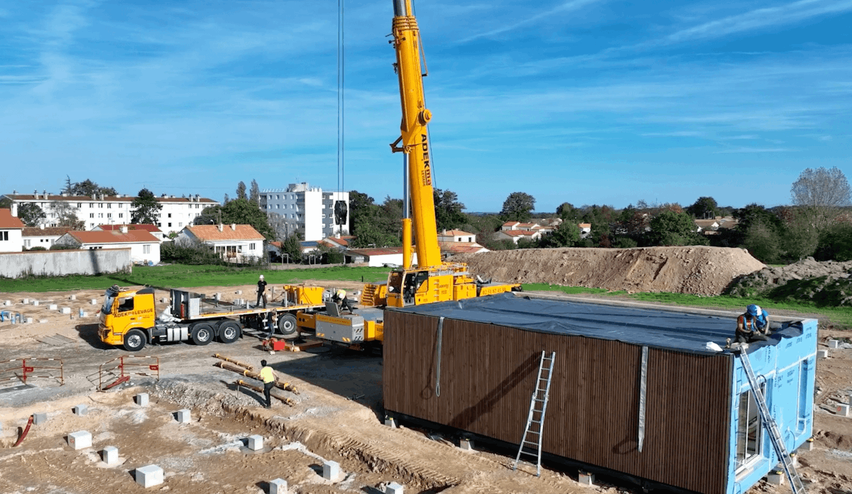 Podeliha_AL's tweet photo. | 𝗛𝗮𝗯𝗶𝗳𝗹𝗲𝘅 🏡 |
🎥 Retour en vidéo sur l'#inauguration des permiers logements modulaires #Habiflex à #Chanverrie (85)

👉 https://t.co/zCXWe1nh0n

@ActionLogement @GuillaumeJean85 @PrefetVendee @SasLeco https://t.co/YNsO4lSLA5