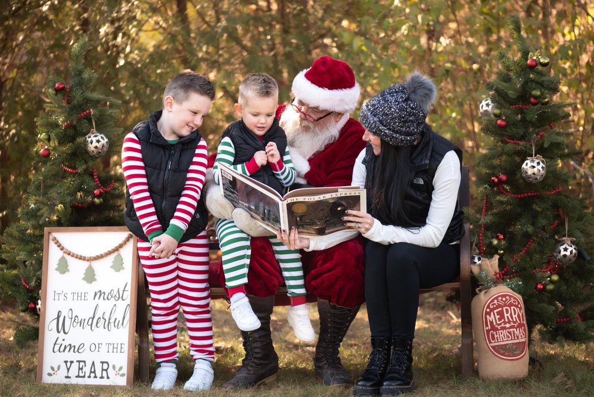 It’s the smiles for me ♥️🌲#myboys