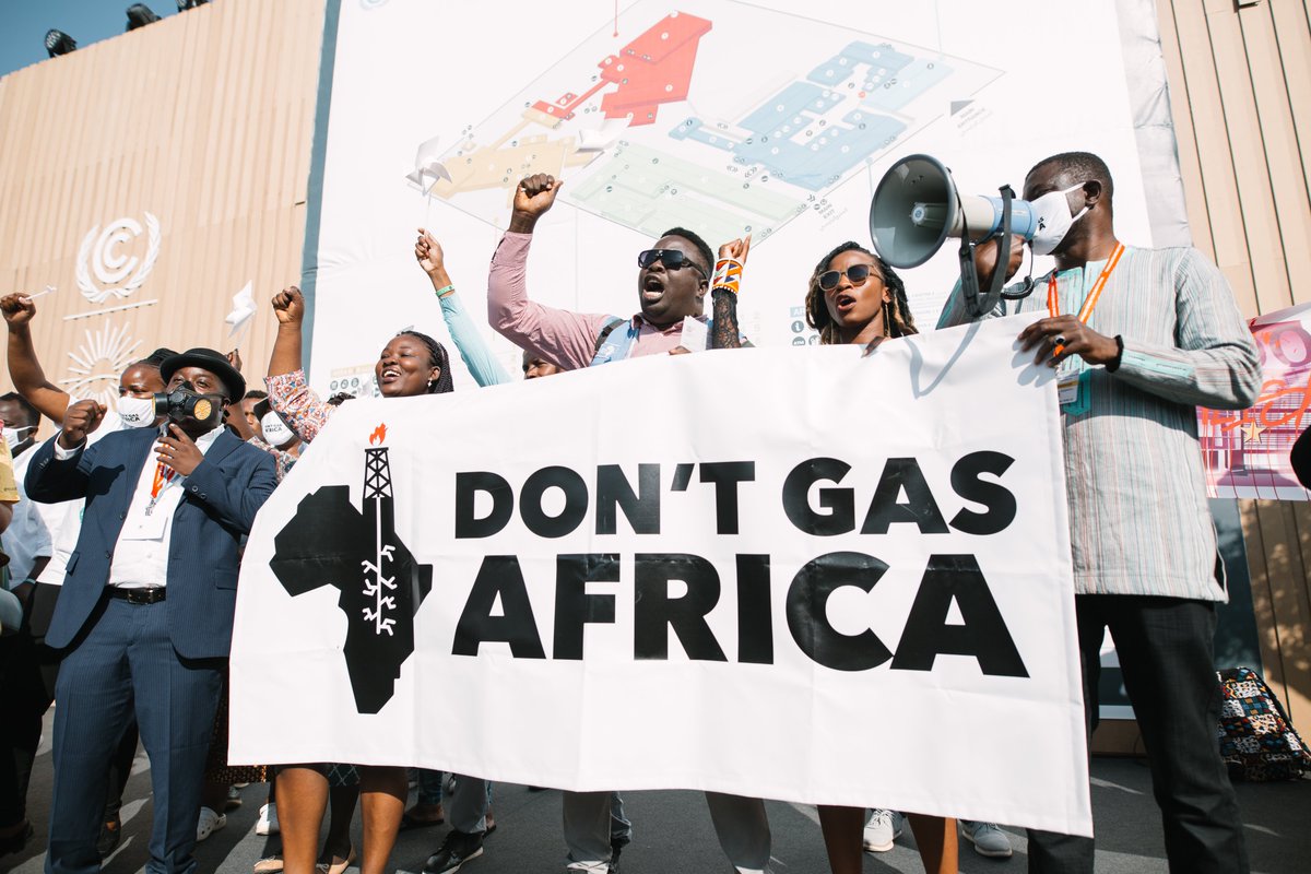 "It's time to end the UK government's bankrolling of destructive, colonial fossil fuel extractivism overseas" Daniel Riberio <a href="/JA4change/">JA! Justiça Ambiental Moçambique</a>🙌

We act in solidarity with <a href="/JA4change/">JA! Justiça Ambiental Moçambique</a> &amp; African Civil Society in calling for no new gas extraction in Africa #DontGasAfrica

📸: Bianka Csenki