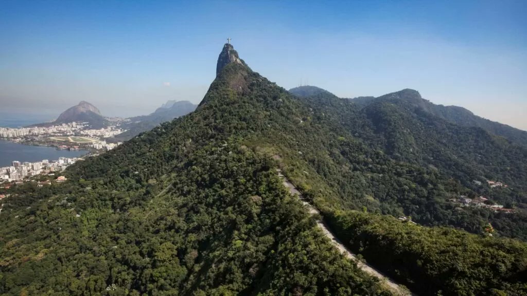 LibresCaminos's tweet photo. O Rio de Janeiro possui a maior floresta urbana do mundo, o Parque Estadual da Pedra Branca, localizado na zona oeste da cidade, e conta com diversas opções de #ecoturismo.
Apaixonados pela América do Sul!
#Brasil #RiodeJaneiro #Ecologia #Turismo #Ecoturismo #PEPB #TravelWriter https://t.co/SMvRfxYlVi