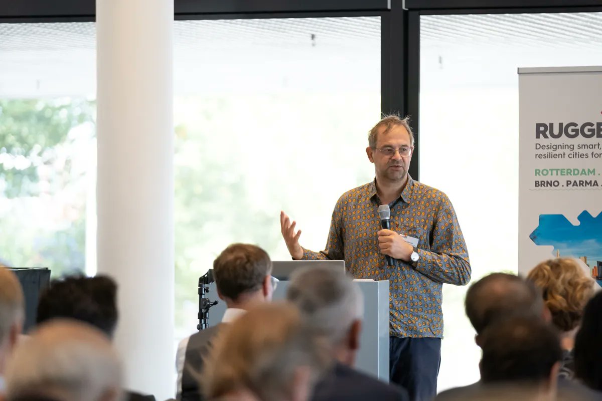 Ruggedised's tweet photo. Three months ago, the RUGGEDISED partners met in Rotterdam to share the outcomes of RUGGEDISED and discuss how the lessons can be used in the pursuit of supporting the #CitiesMission and a more sustainable future. 

All the slides and some key outcomes --> https://t.co/XuZWY3TtsY https://t.co/onR5NsKSUt