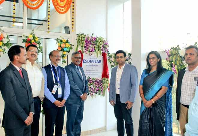 knnindia's tweet photo. #STPI sets up #ESDMLab at Electropreneur Park in Bhubaneswar
#ElectropreneurPark #Odisha #SystemDesign #Manufacturing #ElectronicSector #Entrepreneur @stpiindia @arvindtw
https://t.co/rGQnKXbAoY https://t.co/HXEQDghrSr