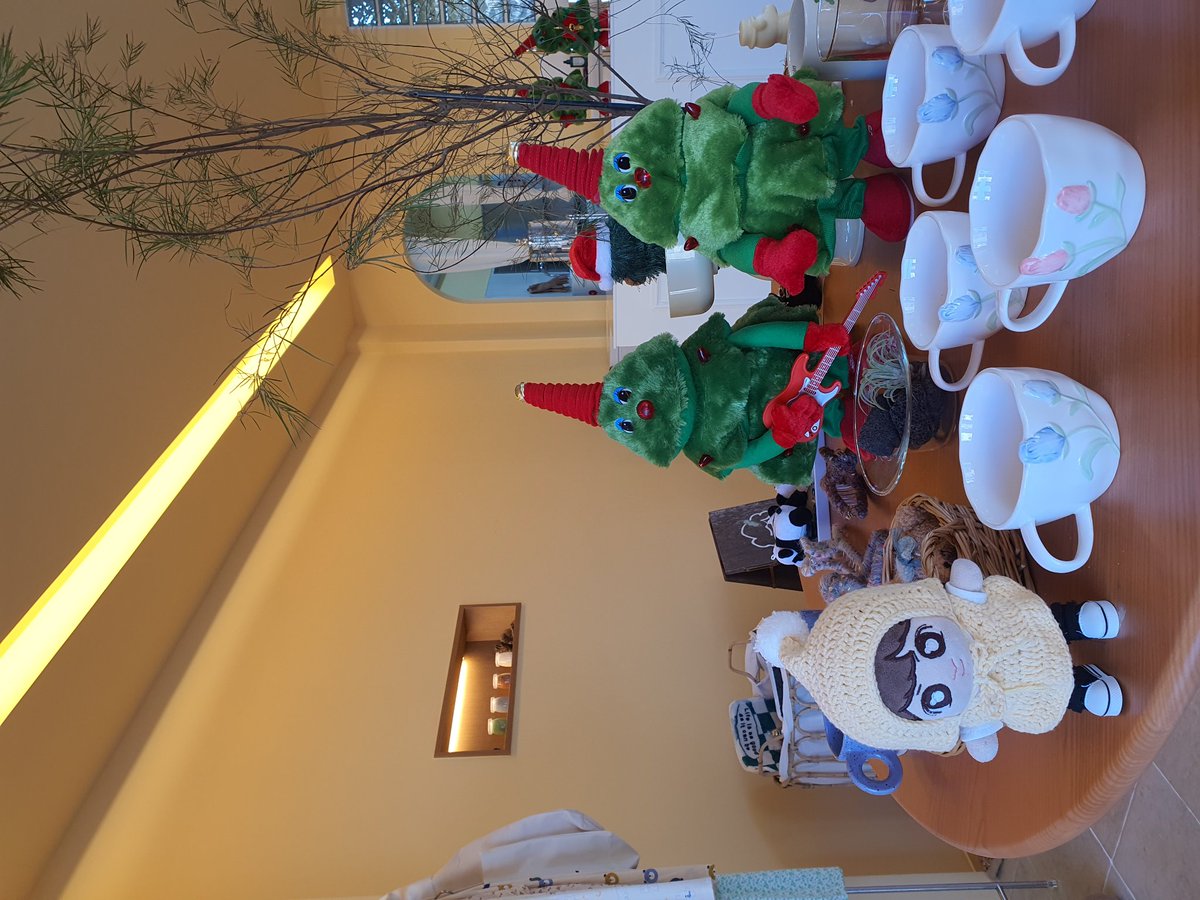 🎅크리스마스가 다가오고 있어요 
╰( ´•ω•)つ──☆ °.*•。♥ 🎄
#콩콩이네_셍활 #작콩이