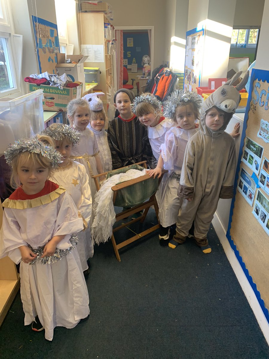 Preparations are well under way at Beaulieu School for next weeks Christingle Service ⭐️