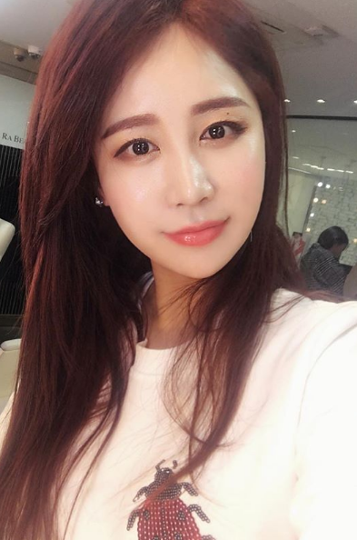 simjaem00898535's tweet photo. 인연 찾을수 있을까요~ 여기서 

잼있는  대화나누면서 좋은 ���연 만들어봐요 트윗님들

하트찍고 쪽지주세요^^ 
#유부녀 #소통 #초대남 #인연 #외로움 #주말 #친구 https://t.co/pq50TfCK5t