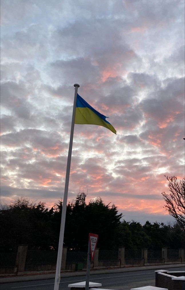 MooreLimerick's tweet photo. We continue to show our support for our colleagues in #MooreUkraine💙
We pray that 2023 will bring an end to this war and bring the beginning of a peaceful time for you and your families and colleagues🙏🏼
#ProudlyMoore #SupportUkraine #Ukraine #MooreGlobal https://t.co/fouR5IuXoy