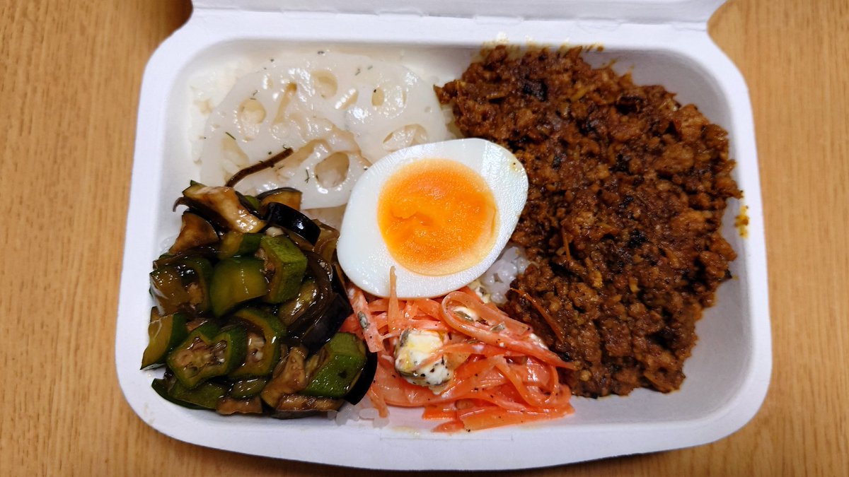 takecHondashi's tweet photo. 本日のだしさん晩御飯。
HOSTELperchの気まぐれカレー。
#HOSTELperch https://t.co/i1rfKNQ266