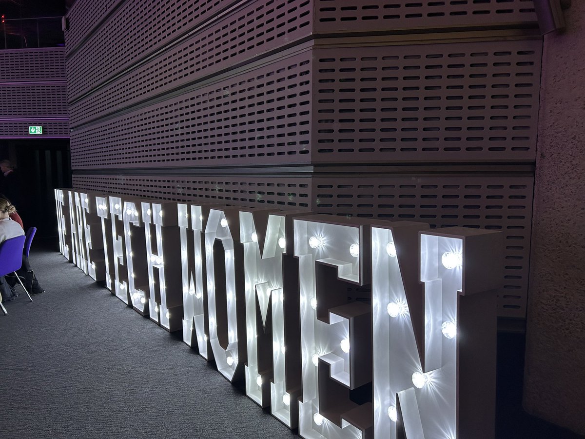 Great to be here <a href="/WeAreTechWomen/">WeAreTechWomen</a> #LevelUpSummit in London today with <a href="/PwC_UK/">PwC UK</a> Terrific speakers so far. #championtechwomen #visablesponsorship