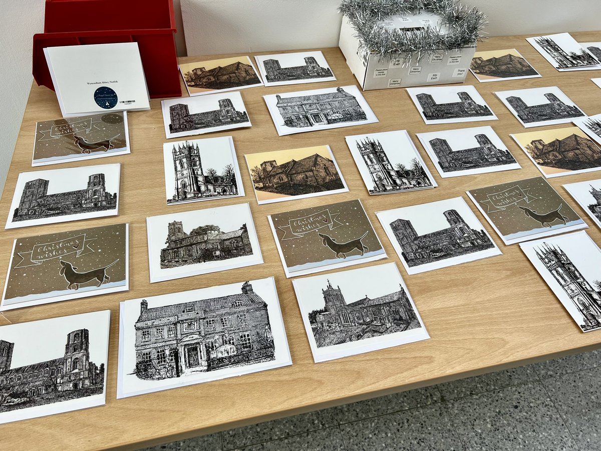 JohnInnesCentre's tweet photo. Today is our Winter Craft Fair ❄️ 🖌️ a chance for JIC creatives to showcase their exceptional talents in our Conference Centre foyer 🎨 #JICChristmas #OutsidetheLab https://t.co/IwOu0bRBsi
