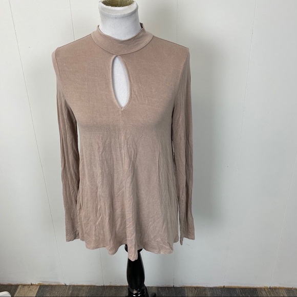 harmonysnotes's tweet image. So good I had to share! Check out all the items I'm loving on @Poshmarkapp #poshmark #fashion #style #shopmycloset #americaneagleoutfitters #jonesnewyork #gap: posh.mk/pnzQaQCkxvb