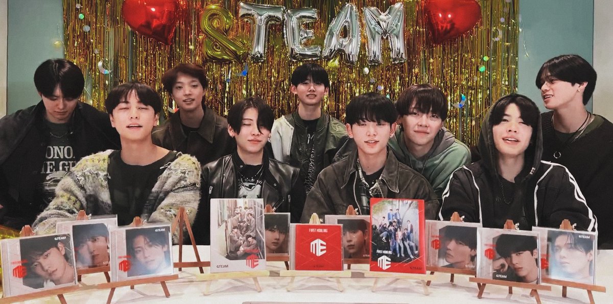 andTEAMgallery's tweet photo. #andTEAM first weverse live https://t.co/jsThyFZSPC