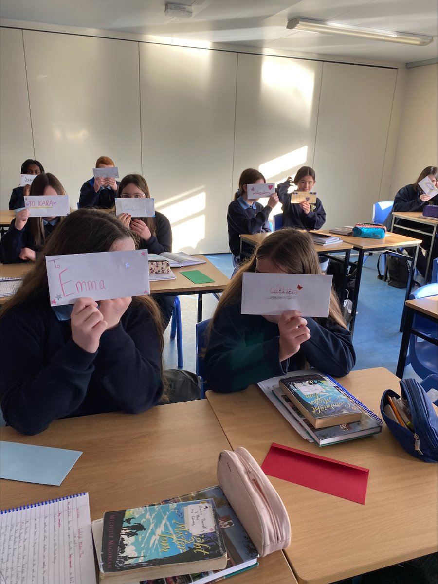 OaklandsCC's tweet image. 1 Pine English class have taken part in a Pen pal exchange with a school in Dublin. There was great excitement yesterday as they received their letters.